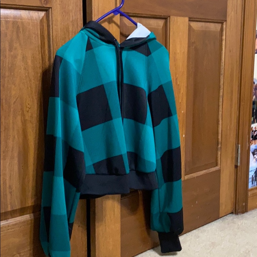 cropped checkered sweatshirt